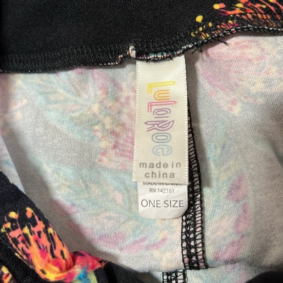 LuLaRoe tropical floral print leggings. One size. - Picture 4 of 5